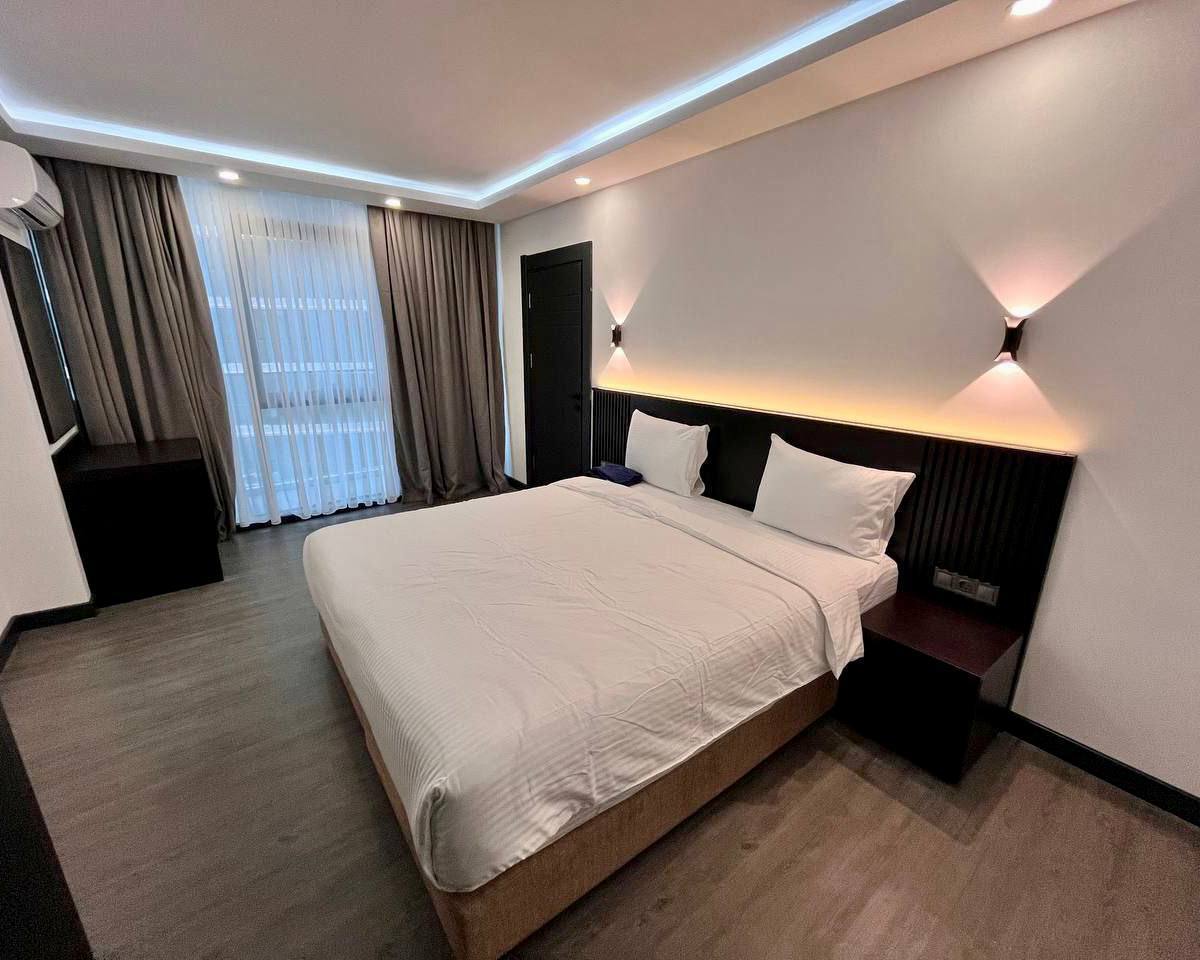 1-Bedroom Apartment with Sea View photo 4 of 6