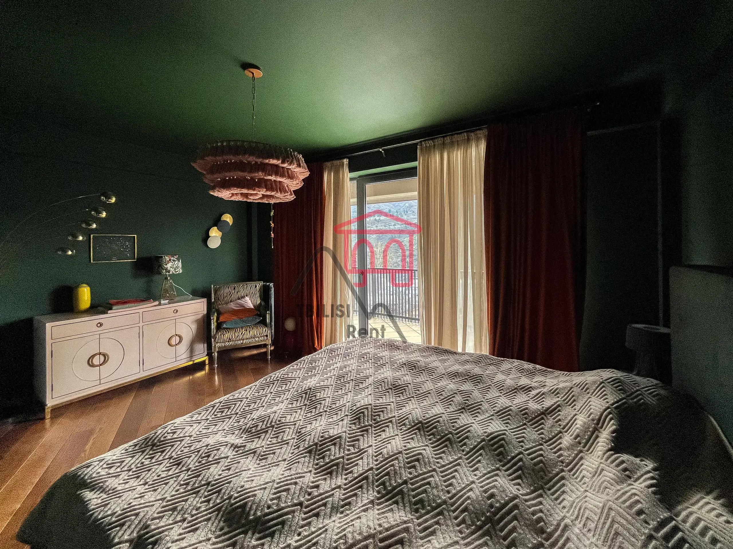 Two-Level Penthouse with Rooftop Terrace photo 1 of 8