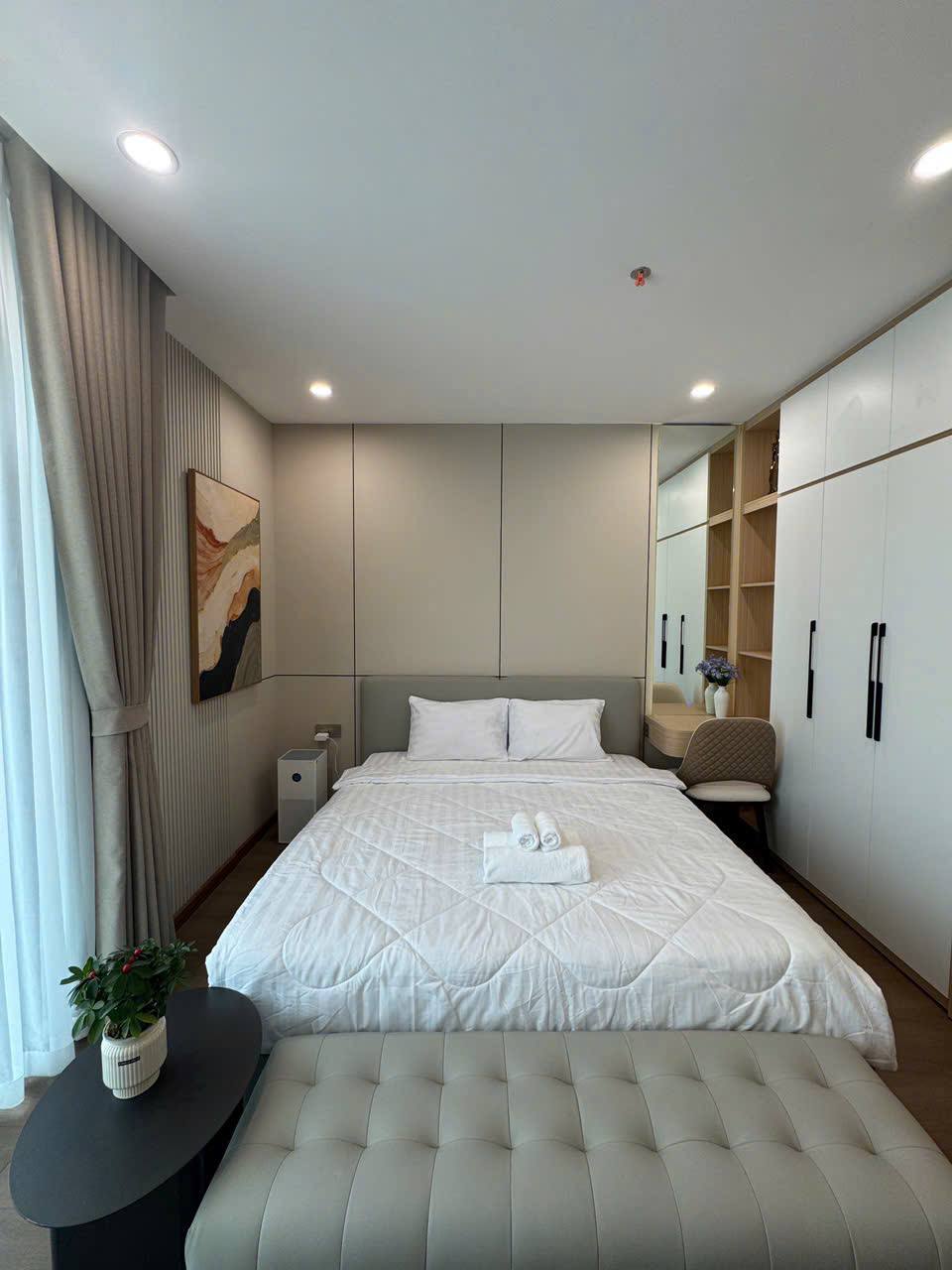 Studio Apartment with Dragon Bridge View photo 3 of 7