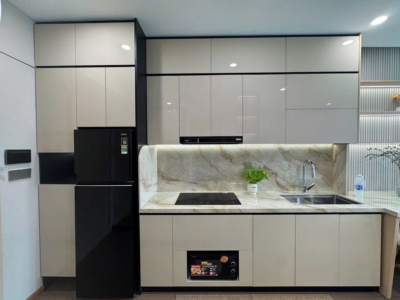 Studio Apartment with Dragon Bridge View photo 6 of 7