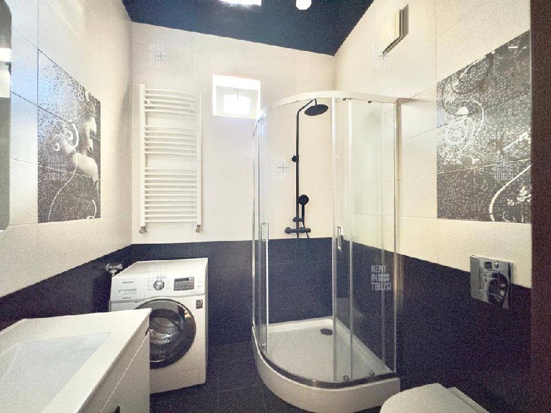 2-Bedroom Apartment in Mtatsminda photo 7 of 8