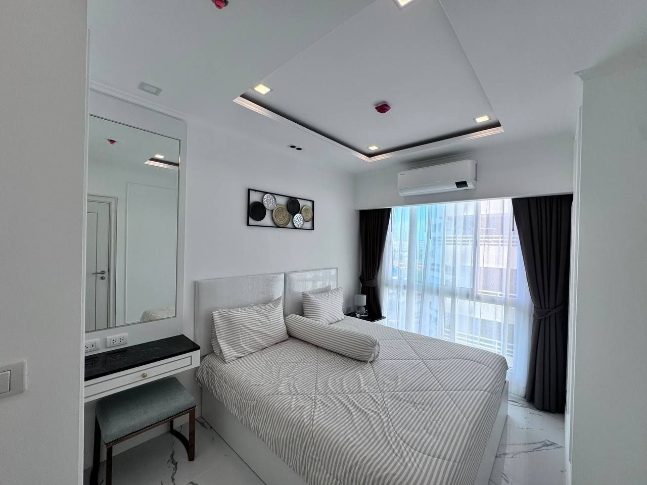 The Empire Tower Apartment for Annual Rent photo 1 of 5