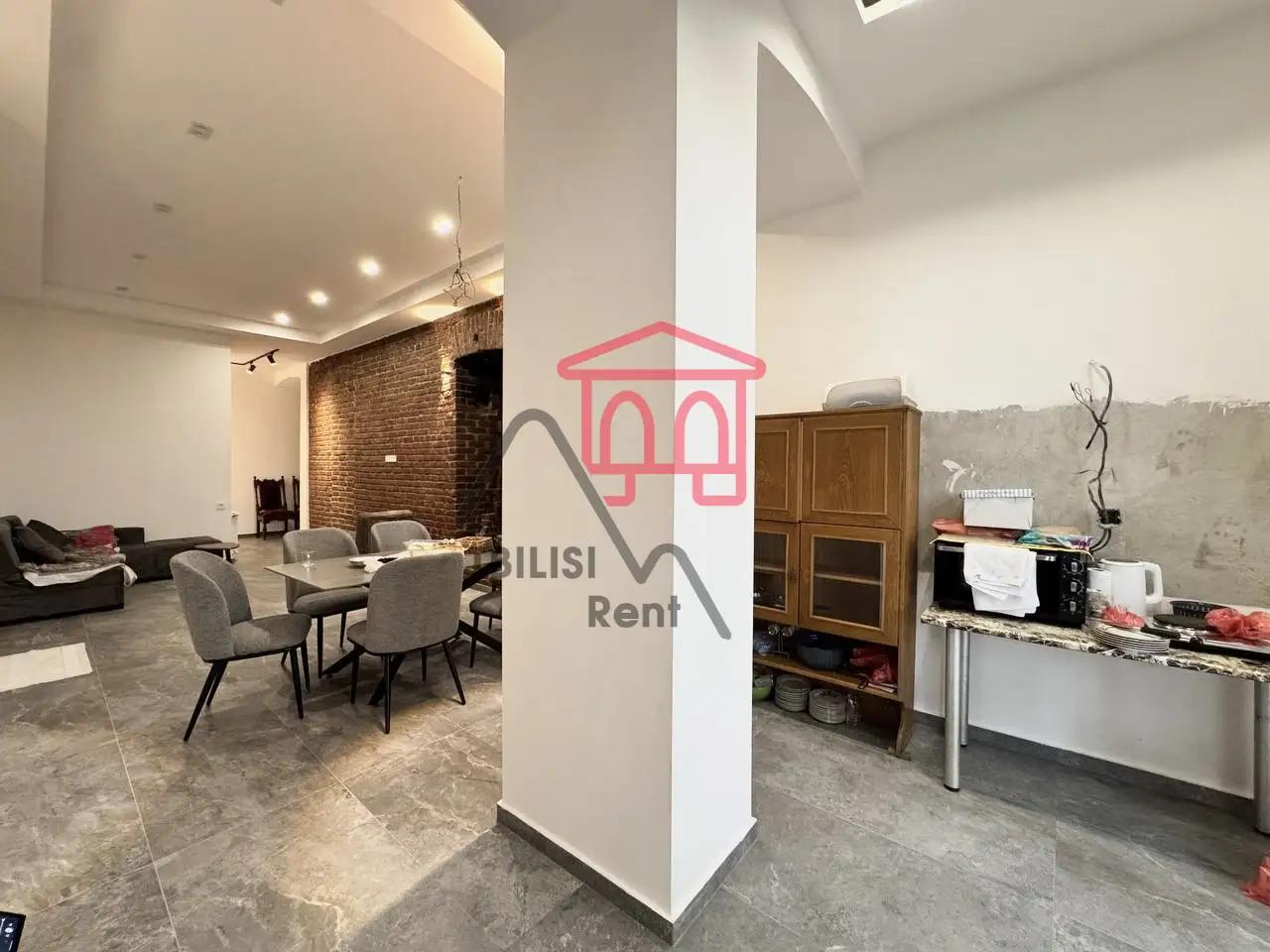 Spacious 1-Bedroom Apartment in Chugureti photo 5 of 8