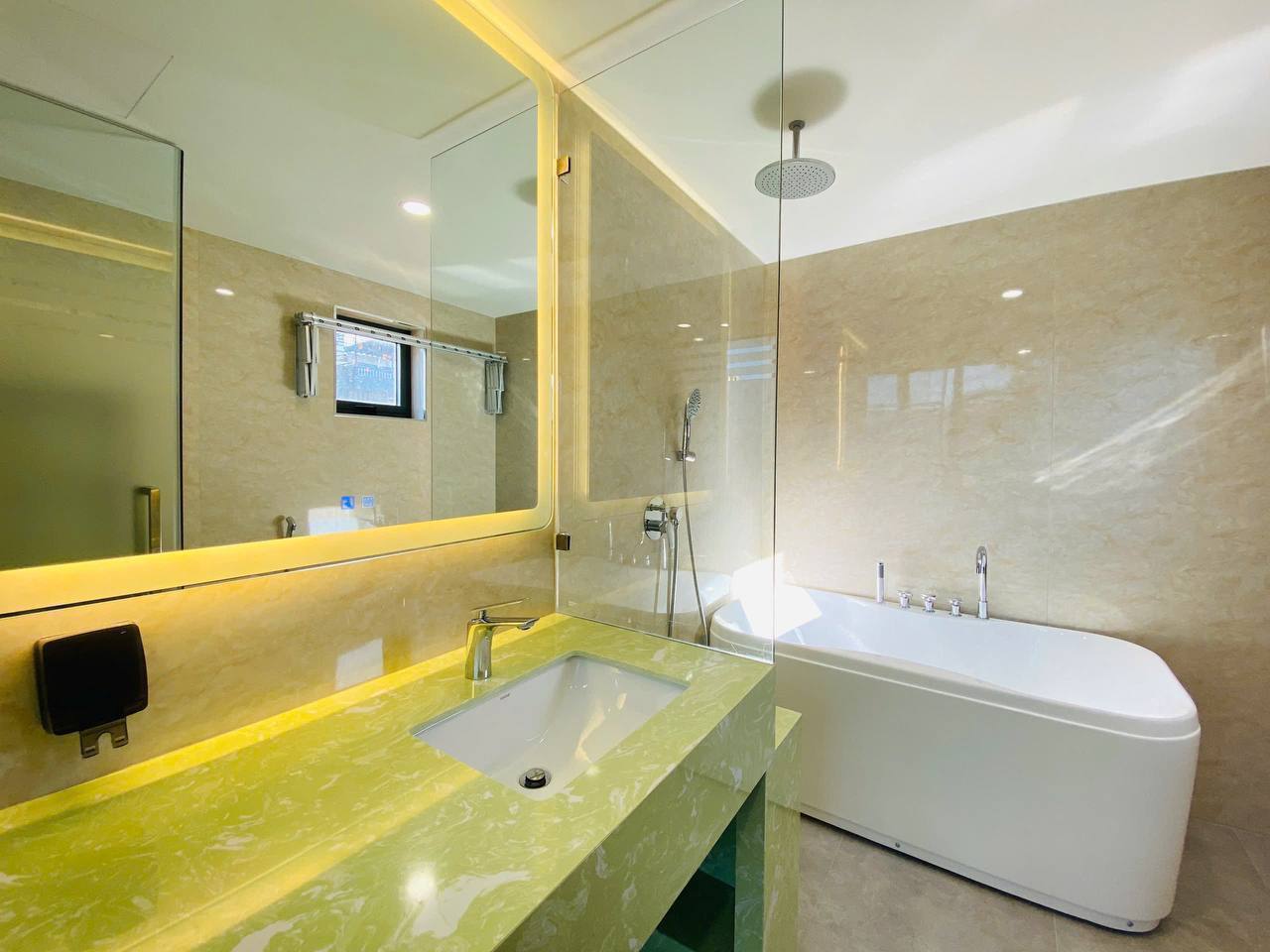 High-Floor Studio Apartment in Phuoc My photo 7 of 8