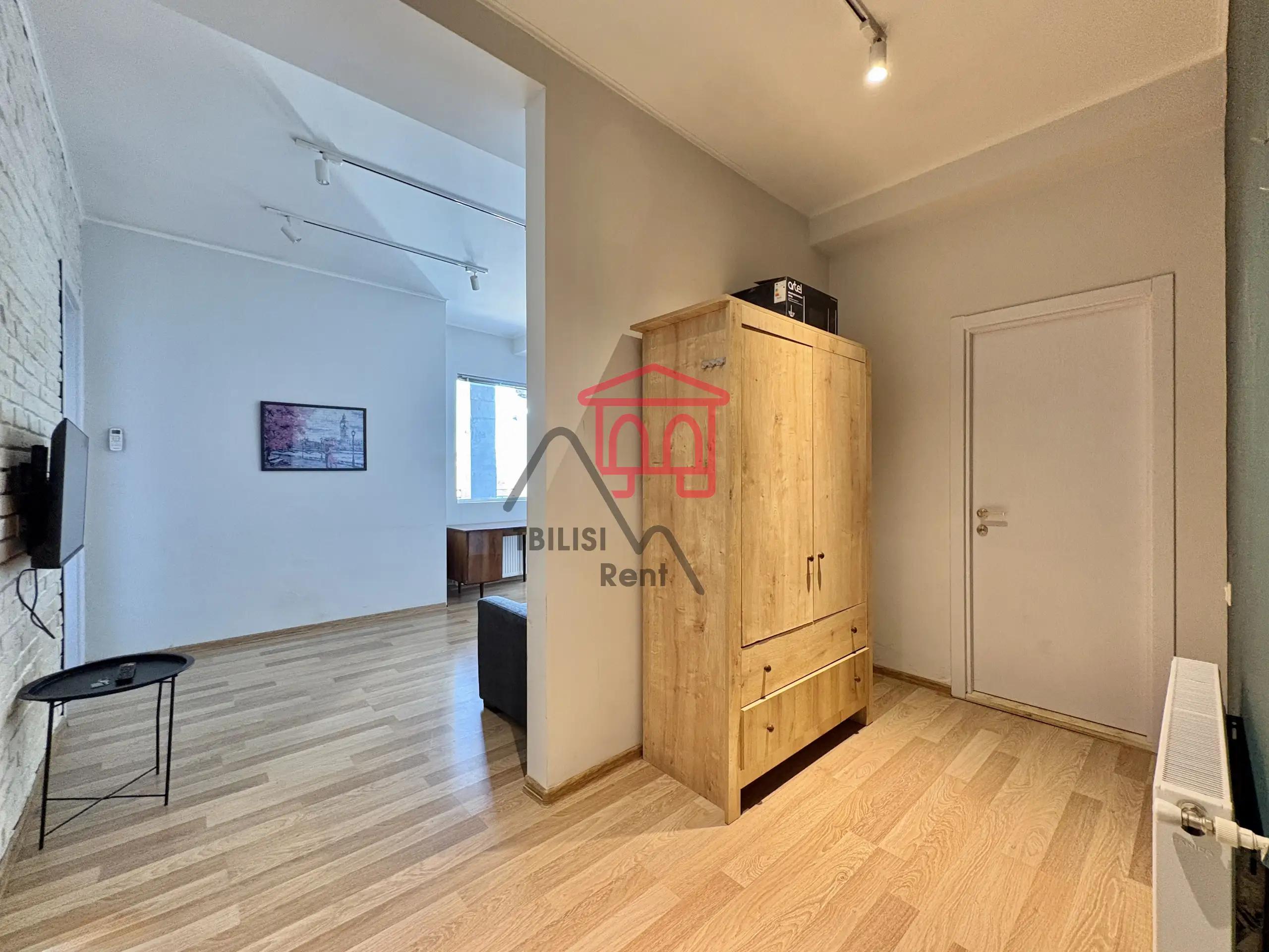 One-Bedroom Apartment in Ortachala photo 8 of 8