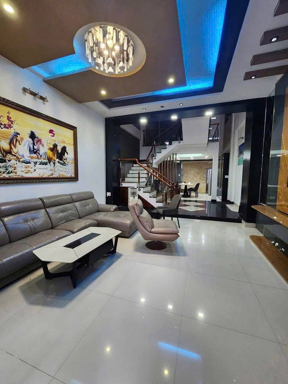 Two-Story 3-Bedroom House in Da Nang photo 1 of 8