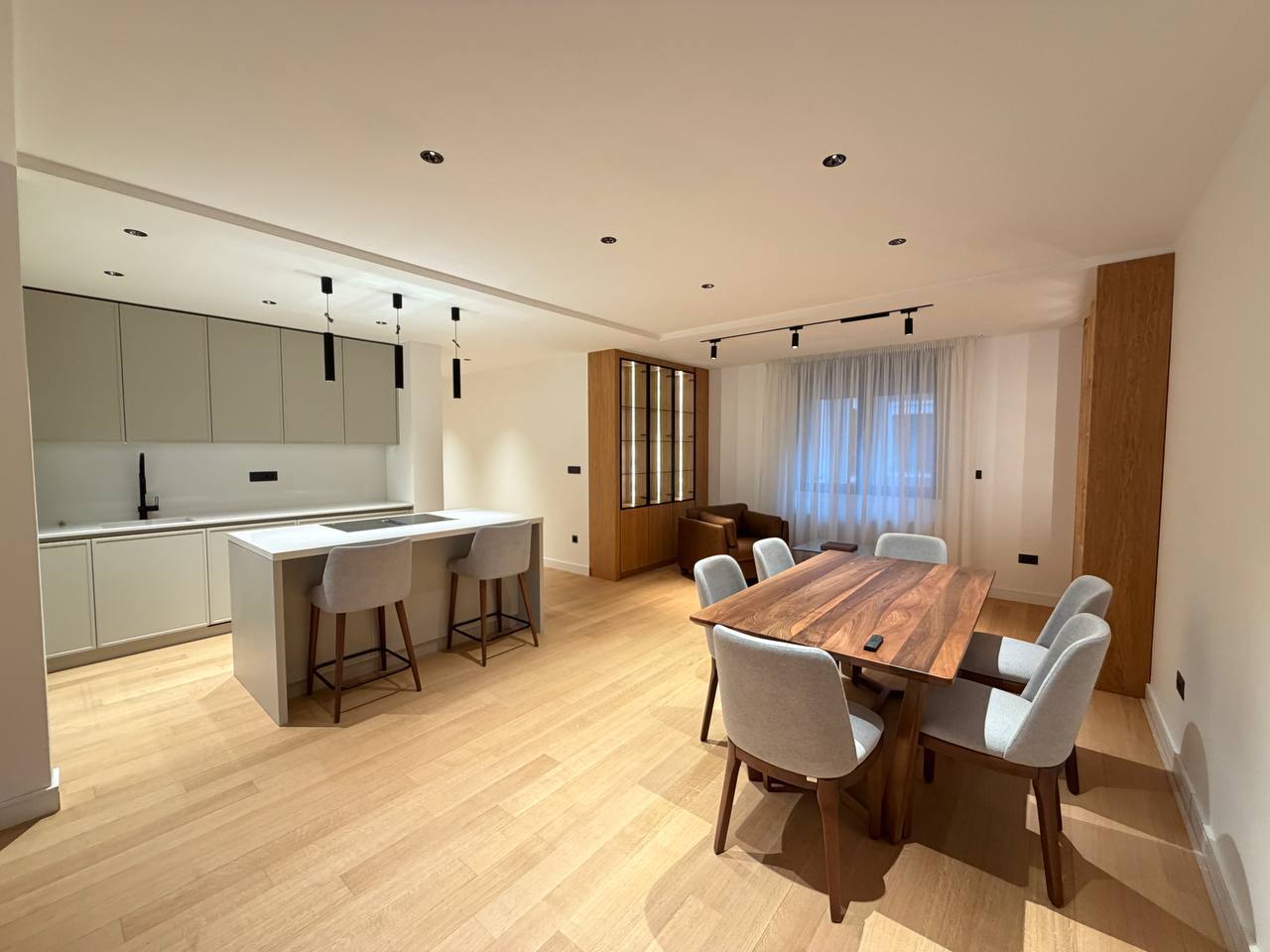 Four-Room Apartment with Parking in Vračar photo 7 of 8