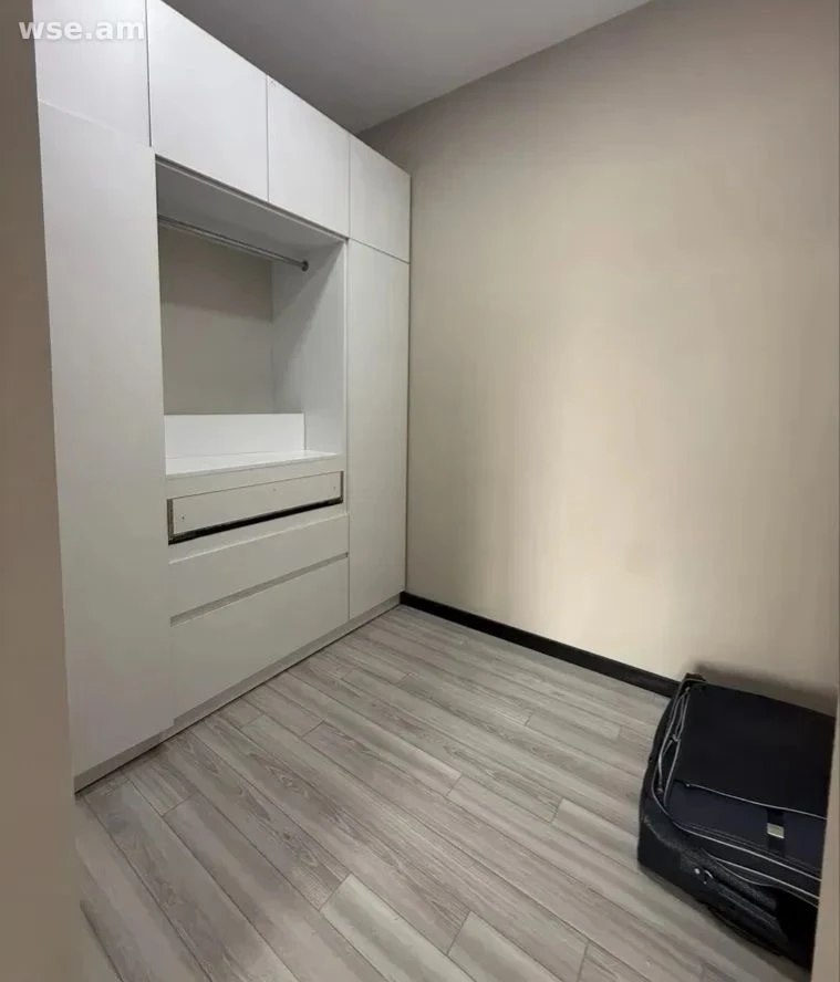 4-Room House with Pool and Sauna in Davtashen photo 3 of 8