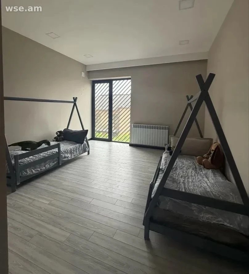 4-Room House with Pool and Sauna in Davtashen photo 8 of 8
