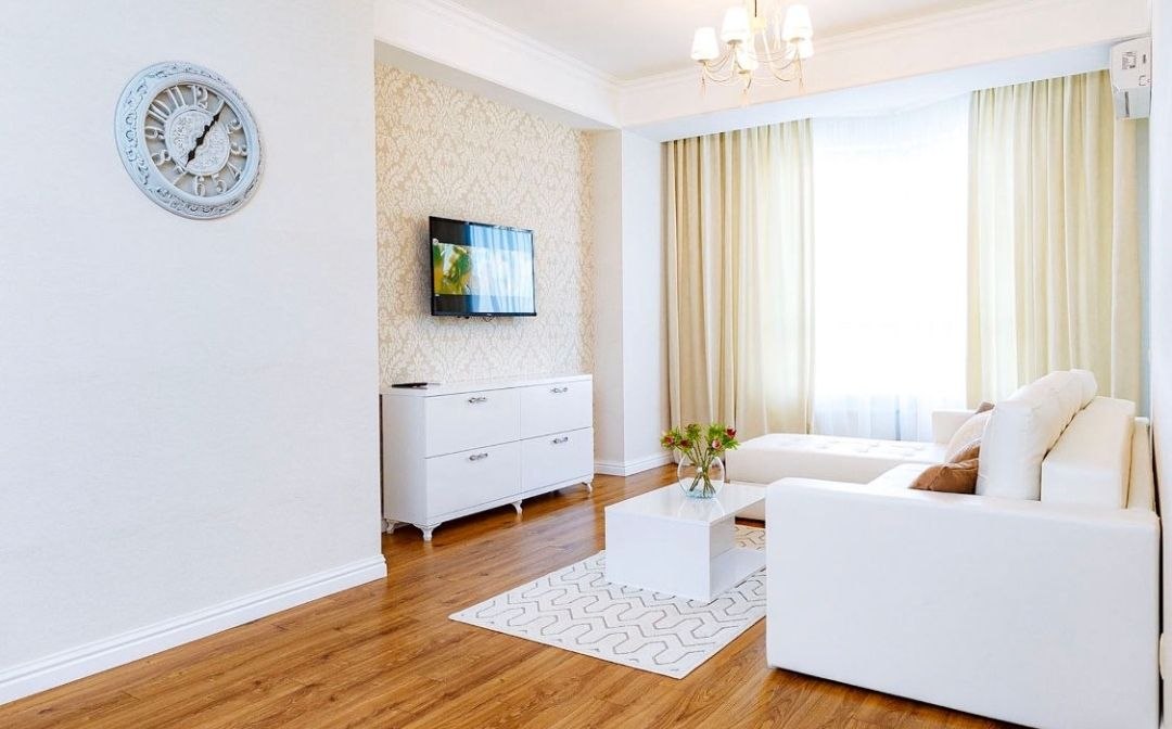 One-Bedroom Apartment with Living Room in Botanica photo 1 of 8