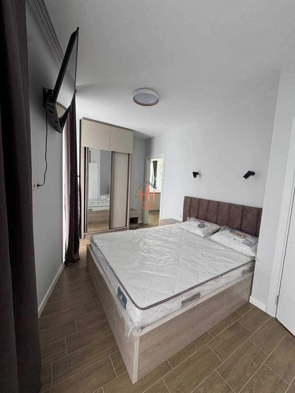 1-Bedroom Apartment in Black Sea Towers photo 3 of 6
