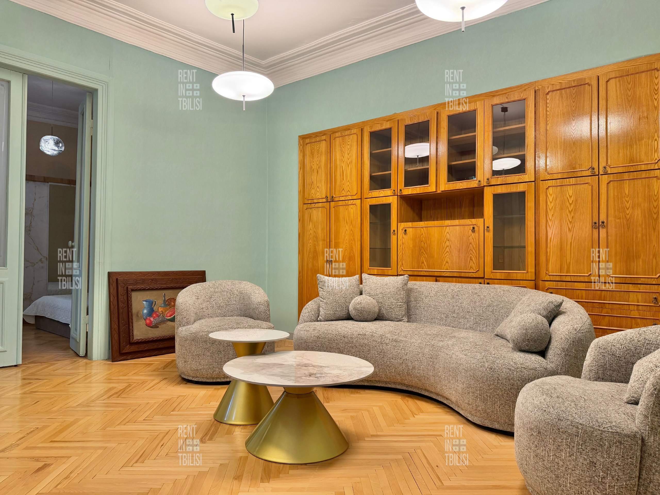 2-Bedroom Apartment in Mtatsminda photo 2 of 8