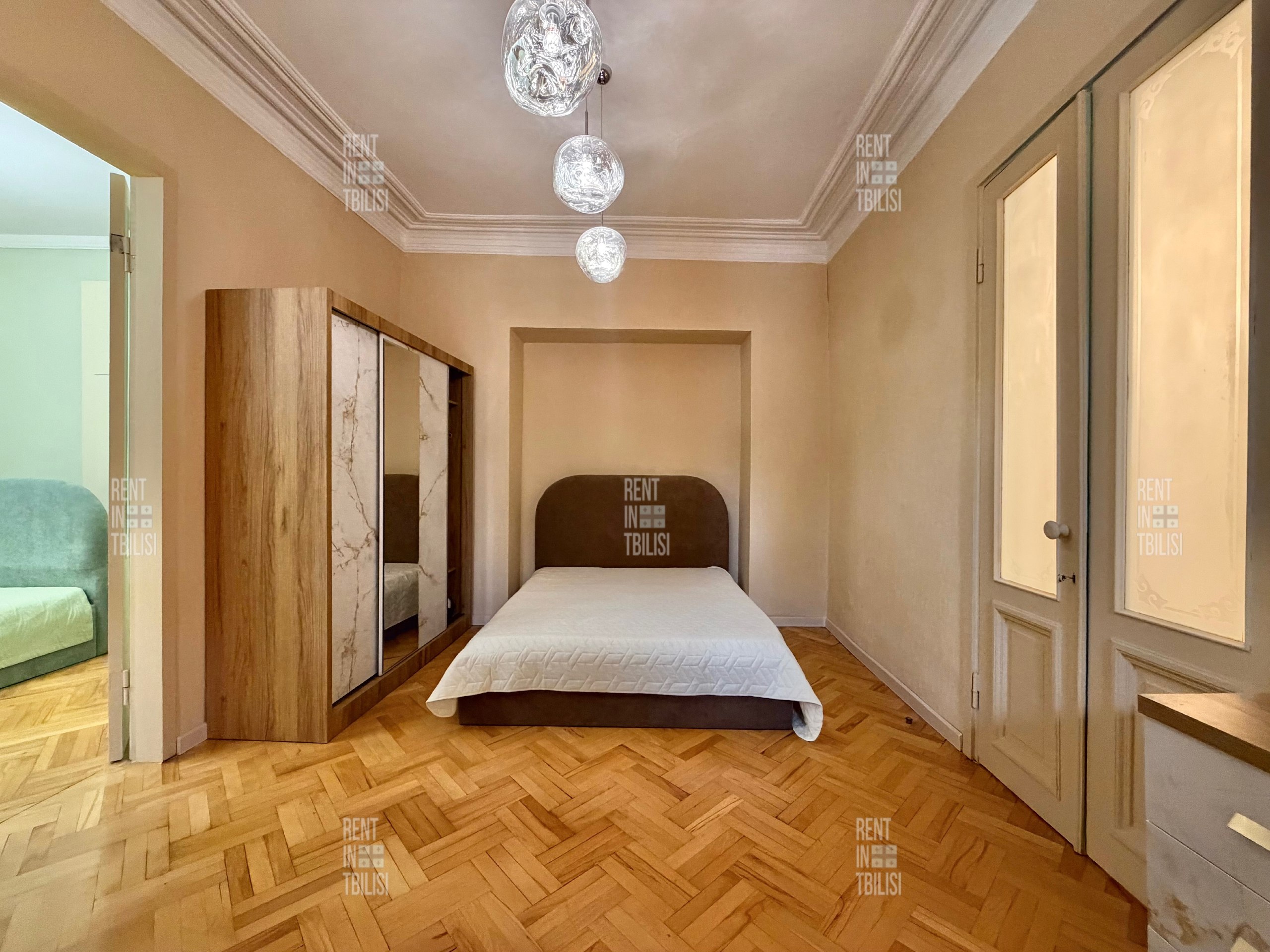 2-Bedroom Apartment in Mtatsminda photo 4 of 8