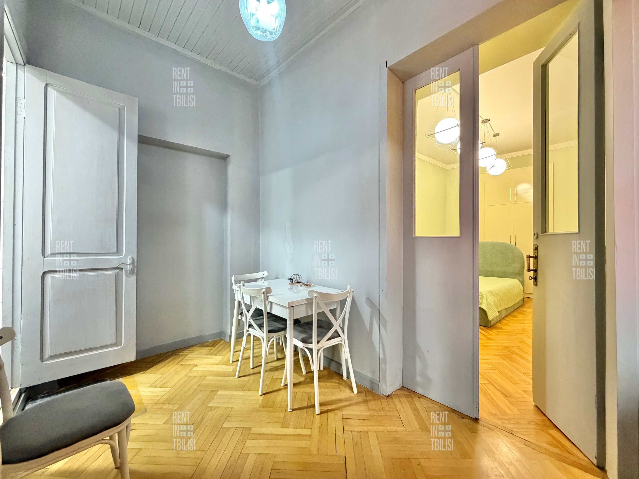 2-Bedroom Apartment in Mtatsminda photo 6 of 8