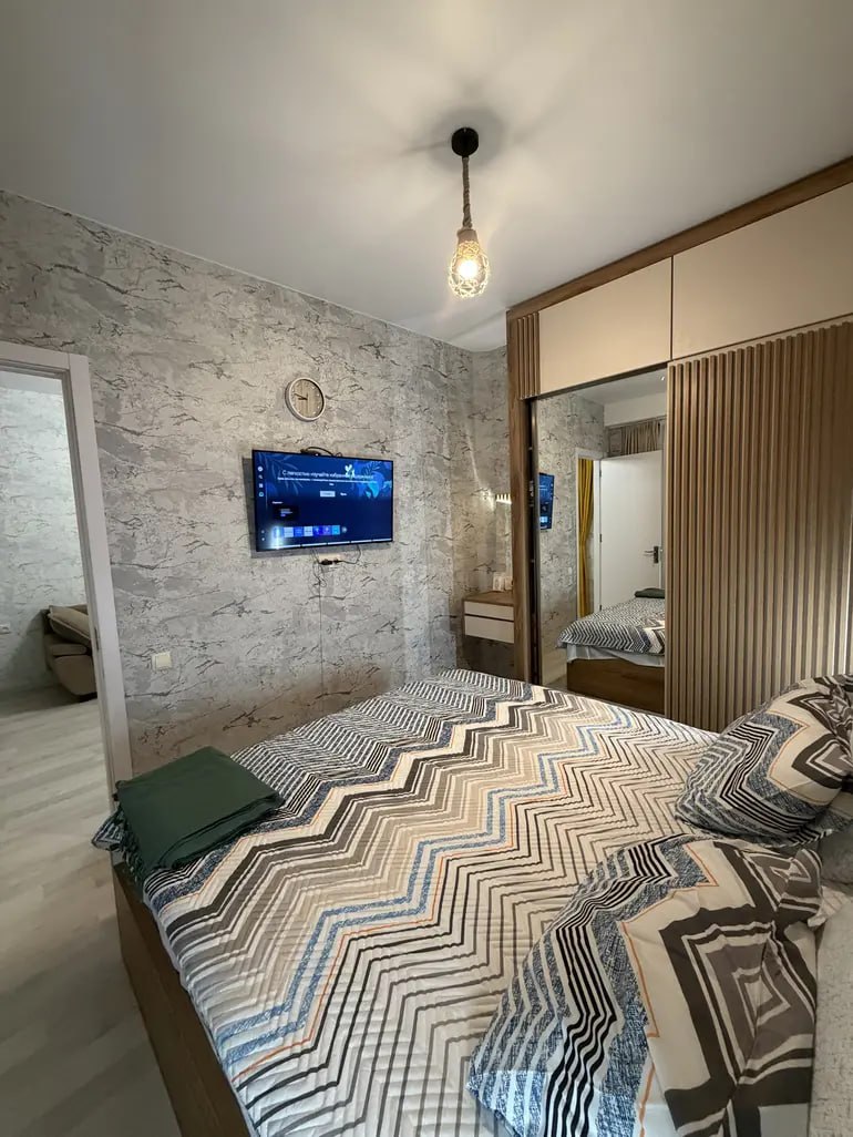 Furnished 1-Bedroom Apartment in Didi Digomi photo 2 of 8