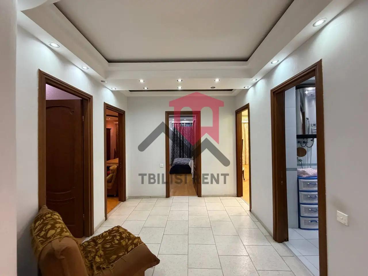 Spacious 4-Bedroom Apartment in Saburtalo photo 4 of 8