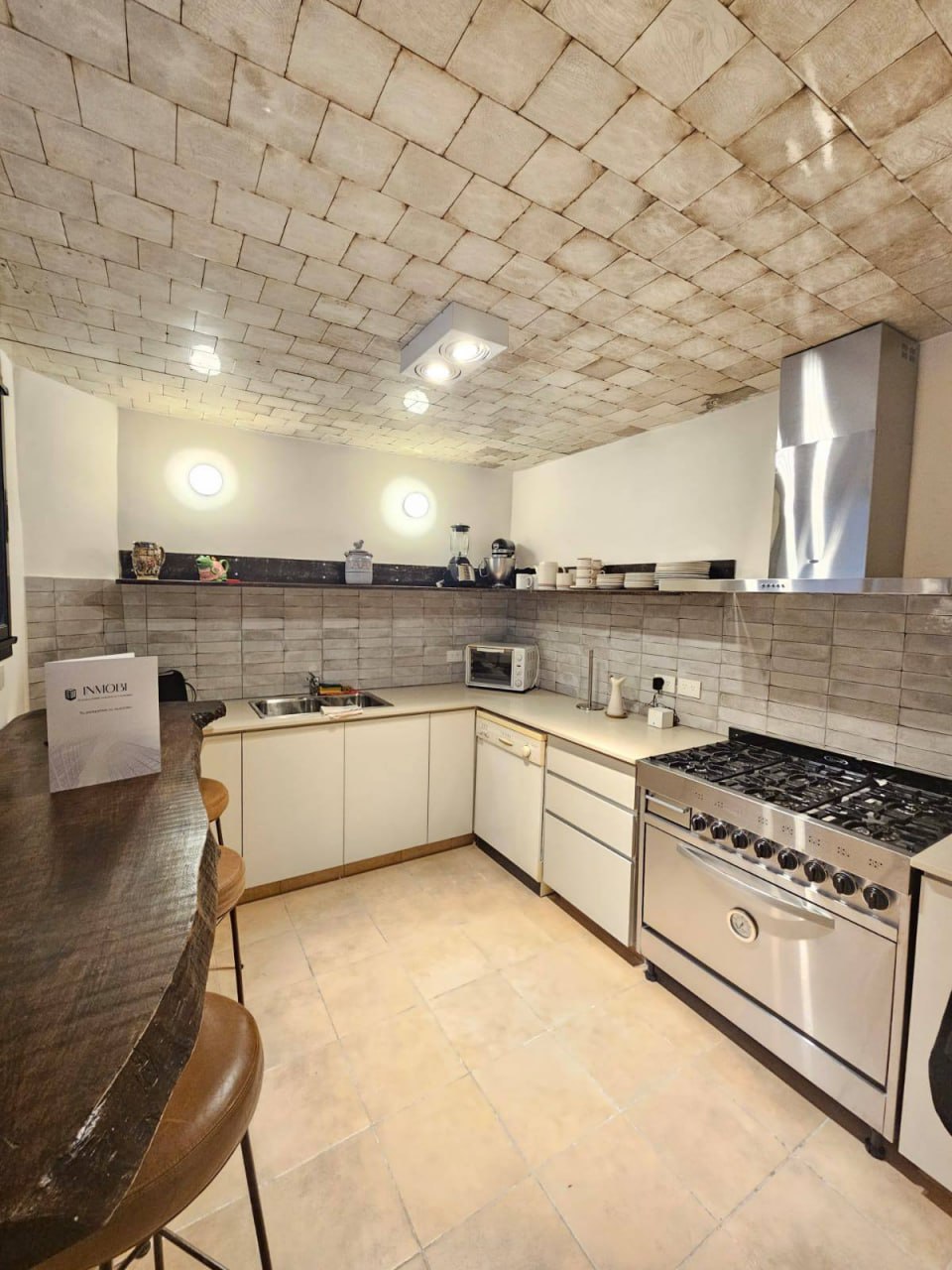 8-Room Apartment with 6 Bedrooms in Balvanera photo 3 of 8