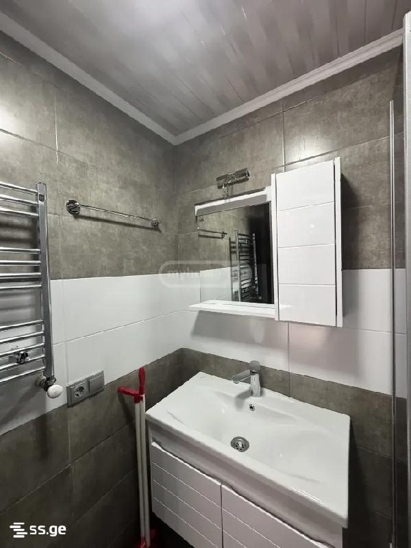One-Bedroom Apartment in Central Batumi photo 6 of 8