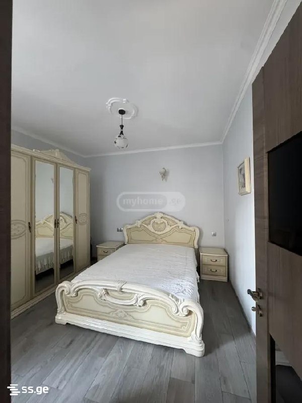 One-Bedroom Apartment in Central Batumi photo 8 of 8
