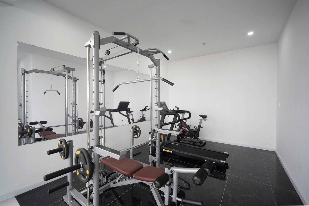 Brand-New 1-Bedroom Apartment in Ngu Hanh Son photo 2 of 8
