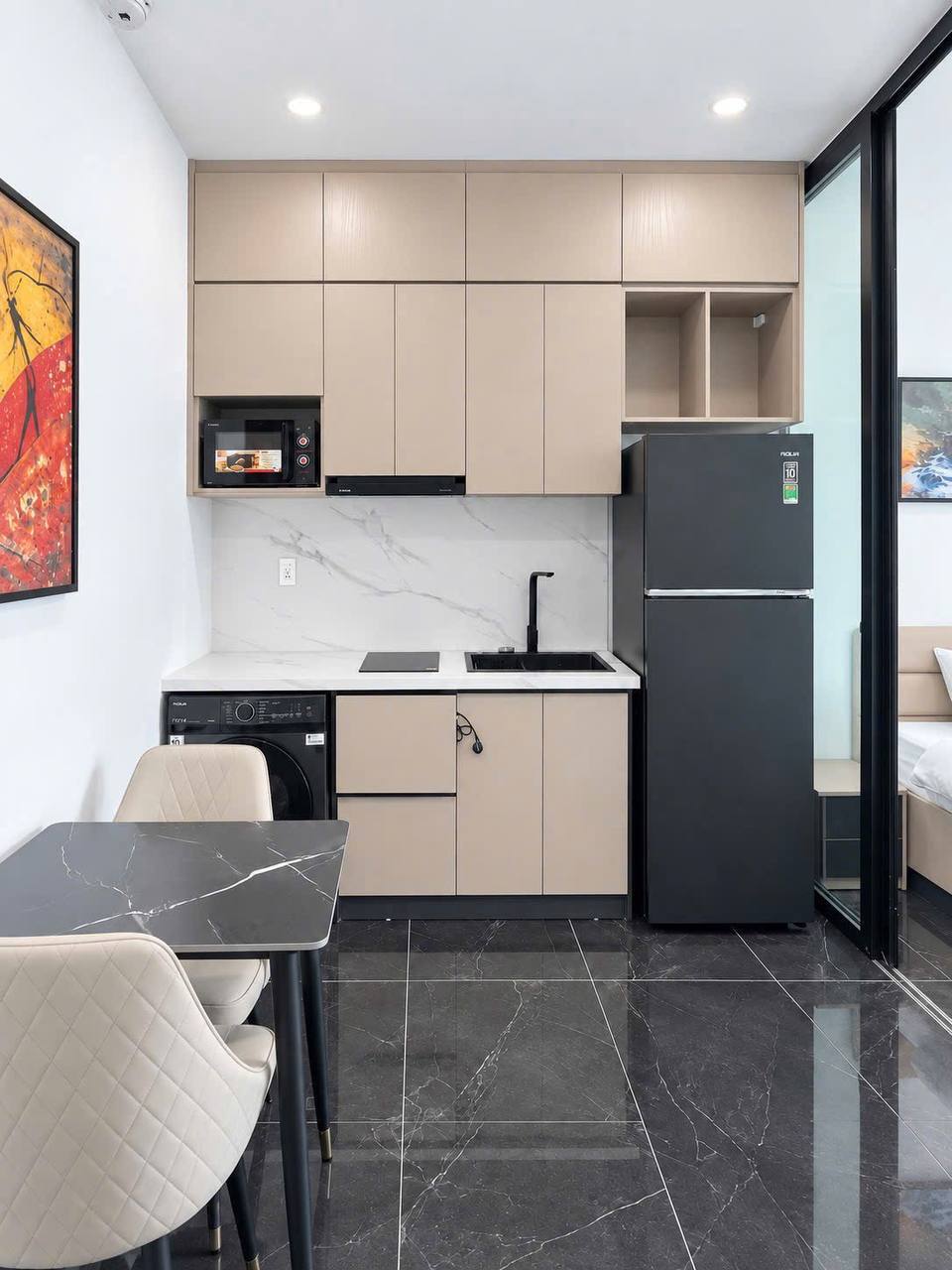 Brand-New 1-Bedroom Apartment in Ngu Hanh Son photo 7 of 8