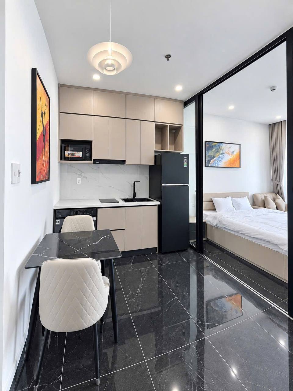 Brand-New 1-Bedroom Apartment in Ngu Hanh Son photo 8 of 8