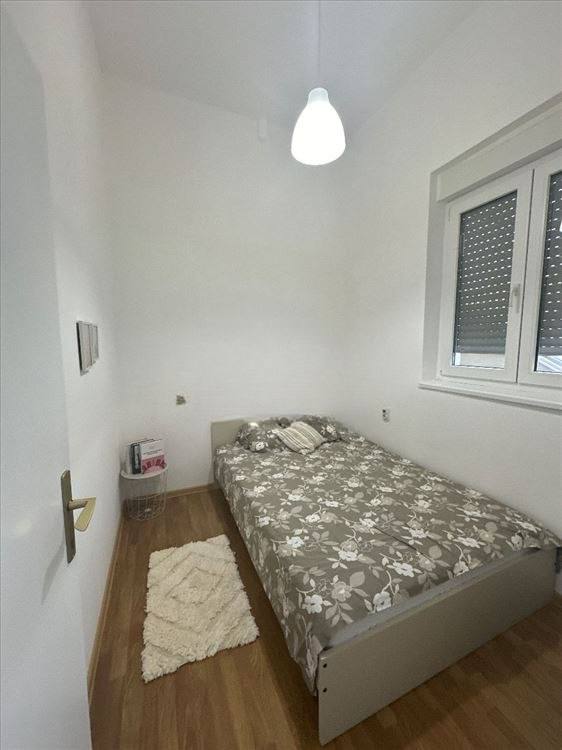 Bright Two-Bedroom Apartment in Savski Venac photo 8 of 8