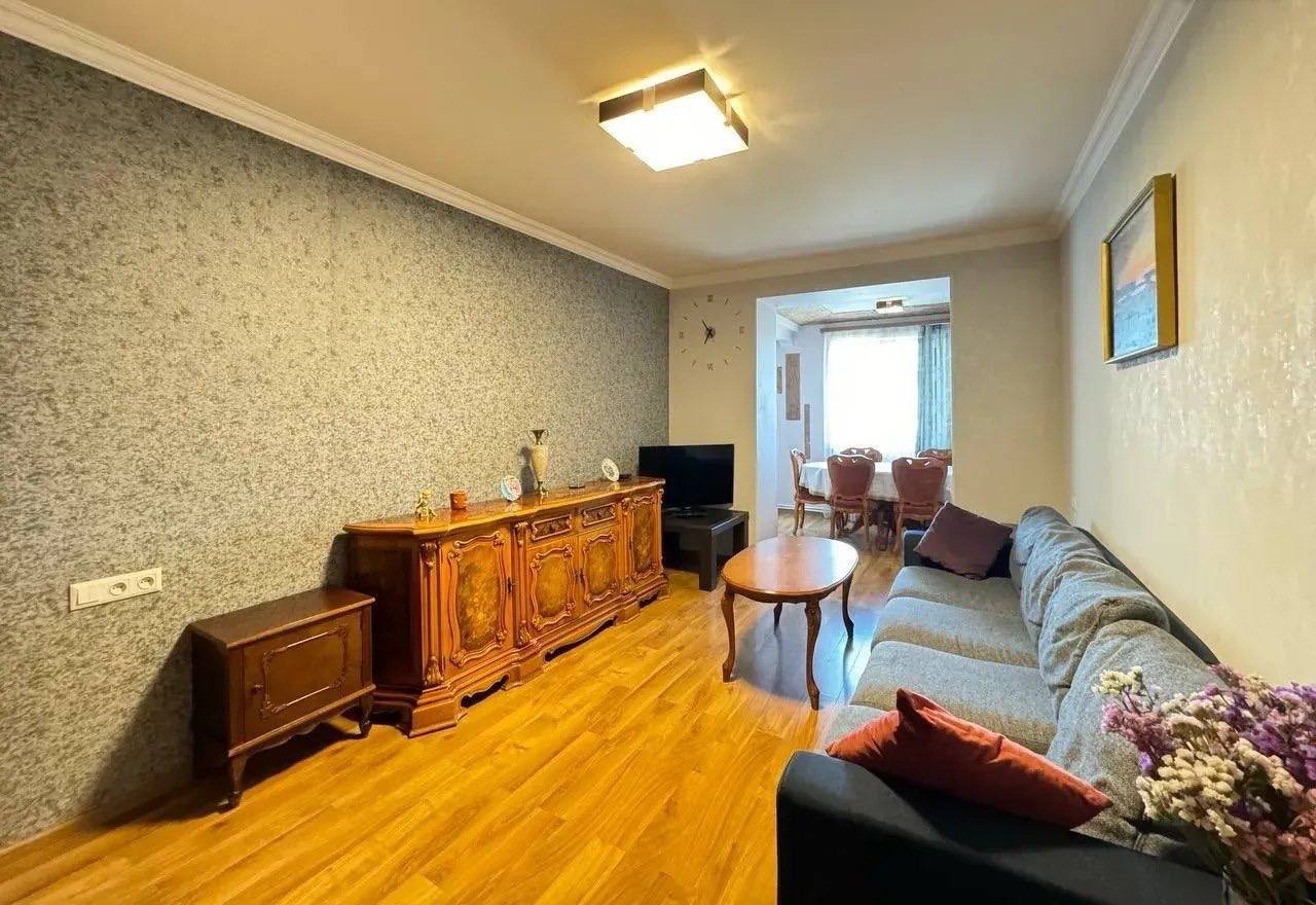 Furnished 3-Room Apartment in Kanaker-Zeytun photo 2 of 8