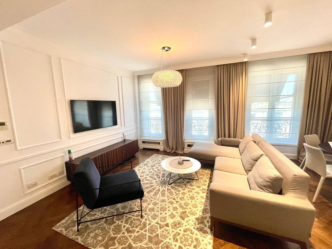 Spacious Two-Bedroom Apartment in Dorcol photo 1 of 8