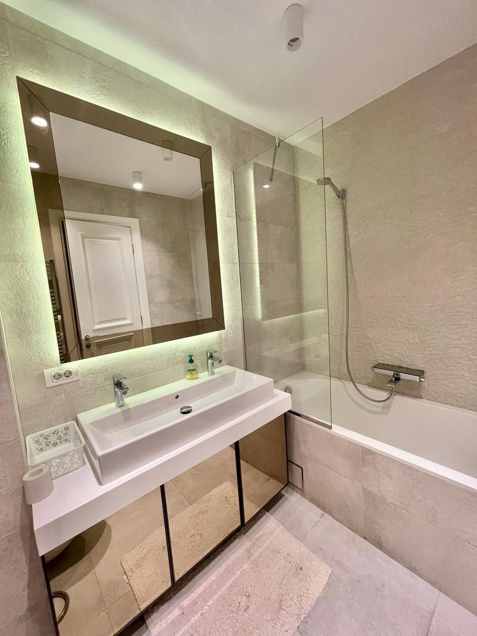 Spacious Two-Bedroom Apartment in Dorcol photo 5 of 8