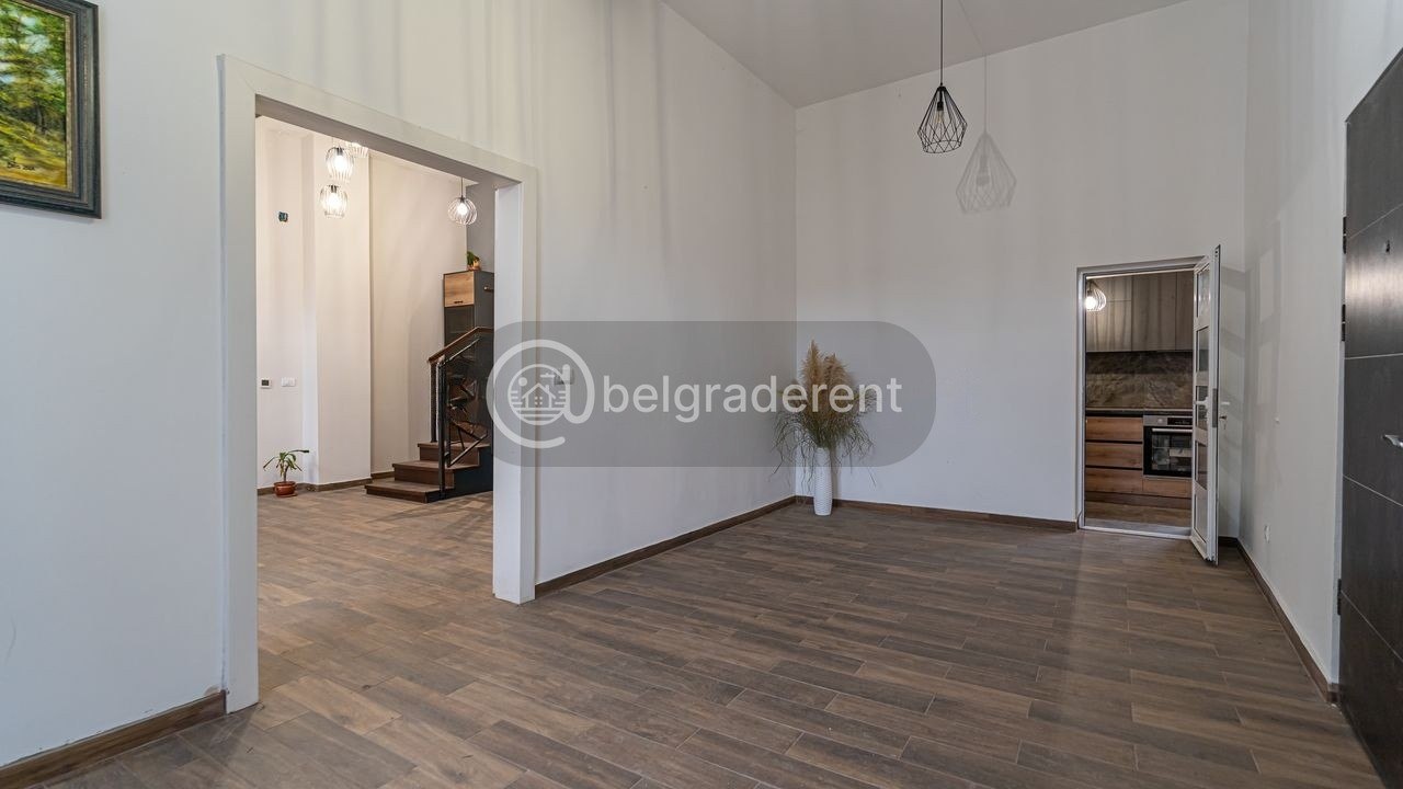 3-Bedroom Apartment in Zemun photo 3 of 8