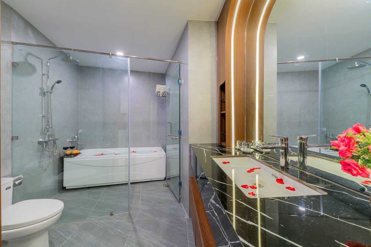 1-комнатная квартира Bach Dang Complex с видом на реку Хан photo 5 of 8
