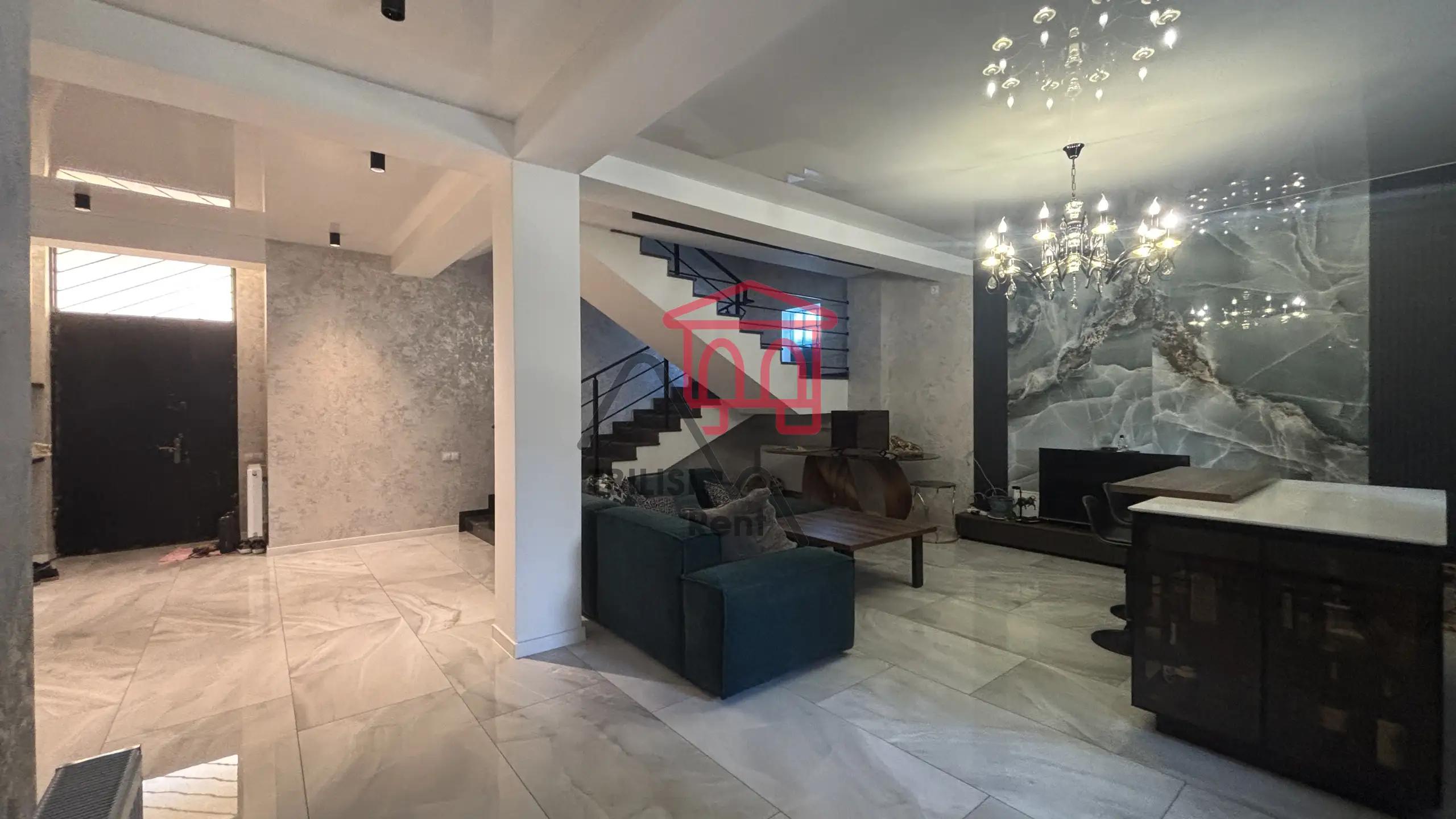 Three-Story House with 4 Bedrooms in Isani photo 3 of 8