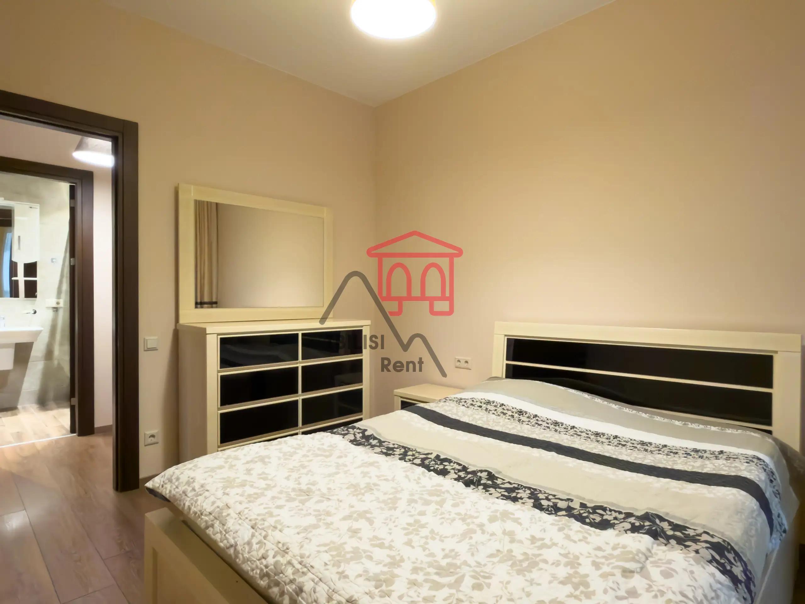 4-Bedroom Apartment in Saburtalo photo 6 of 8