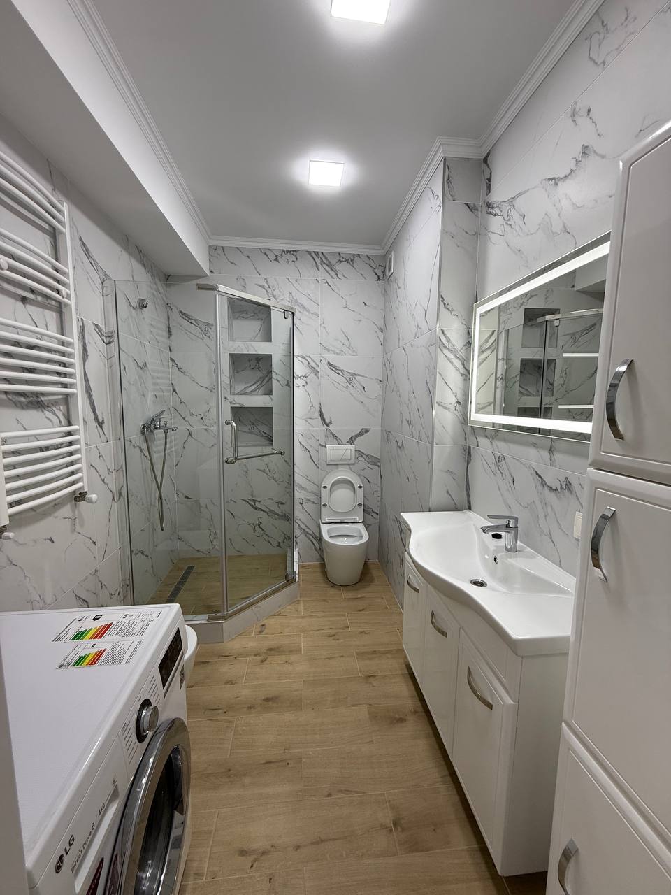1-Bedroom Apartment with Living Room in Sculeni photo 6 of 8