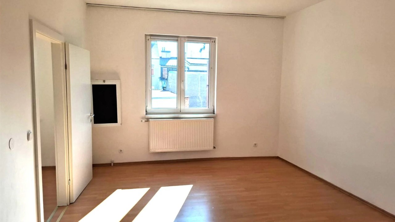 Двухкомнатная квартира в аренду в Холлабрунне photo 3 of 4