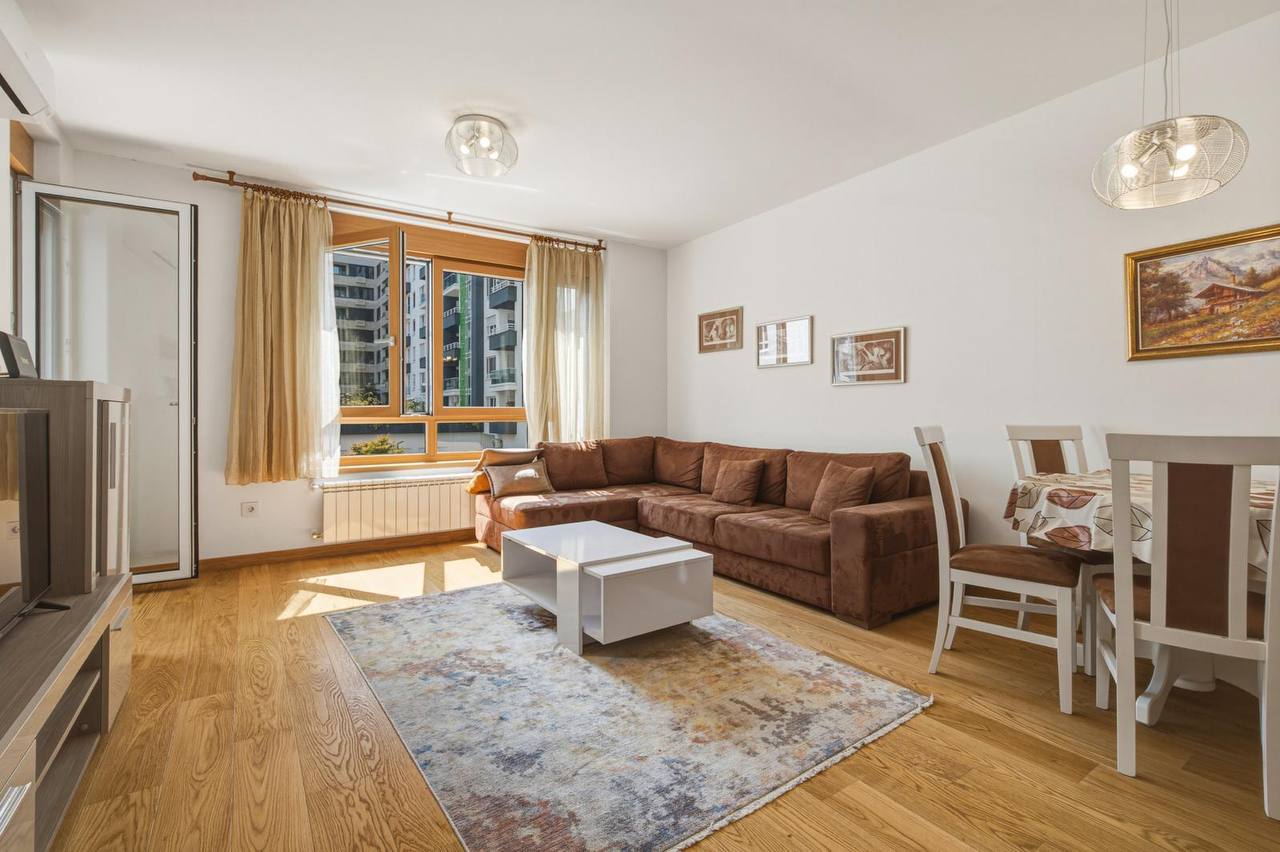 One-Bedroom Apartment in New Belgrade photo 1 of 6