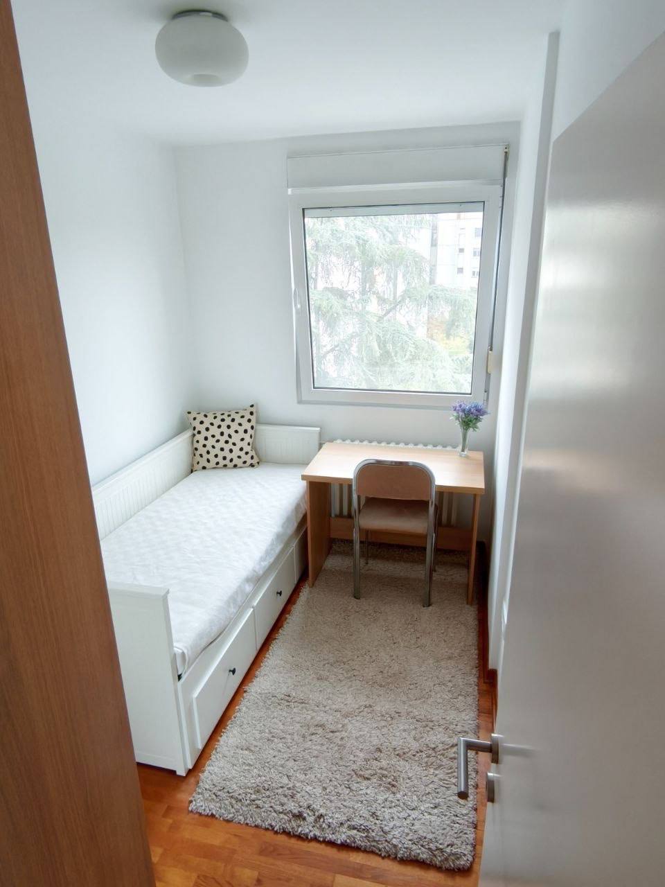 2-Bedroom Apartment in Novi Beograd photo 6 of 8