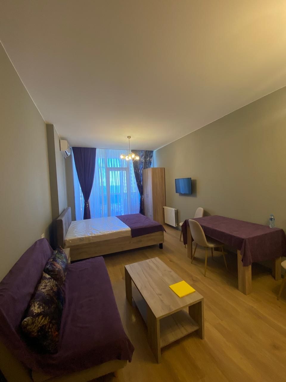 Новая студия в аренду в Ангисе photo 2 of 8
