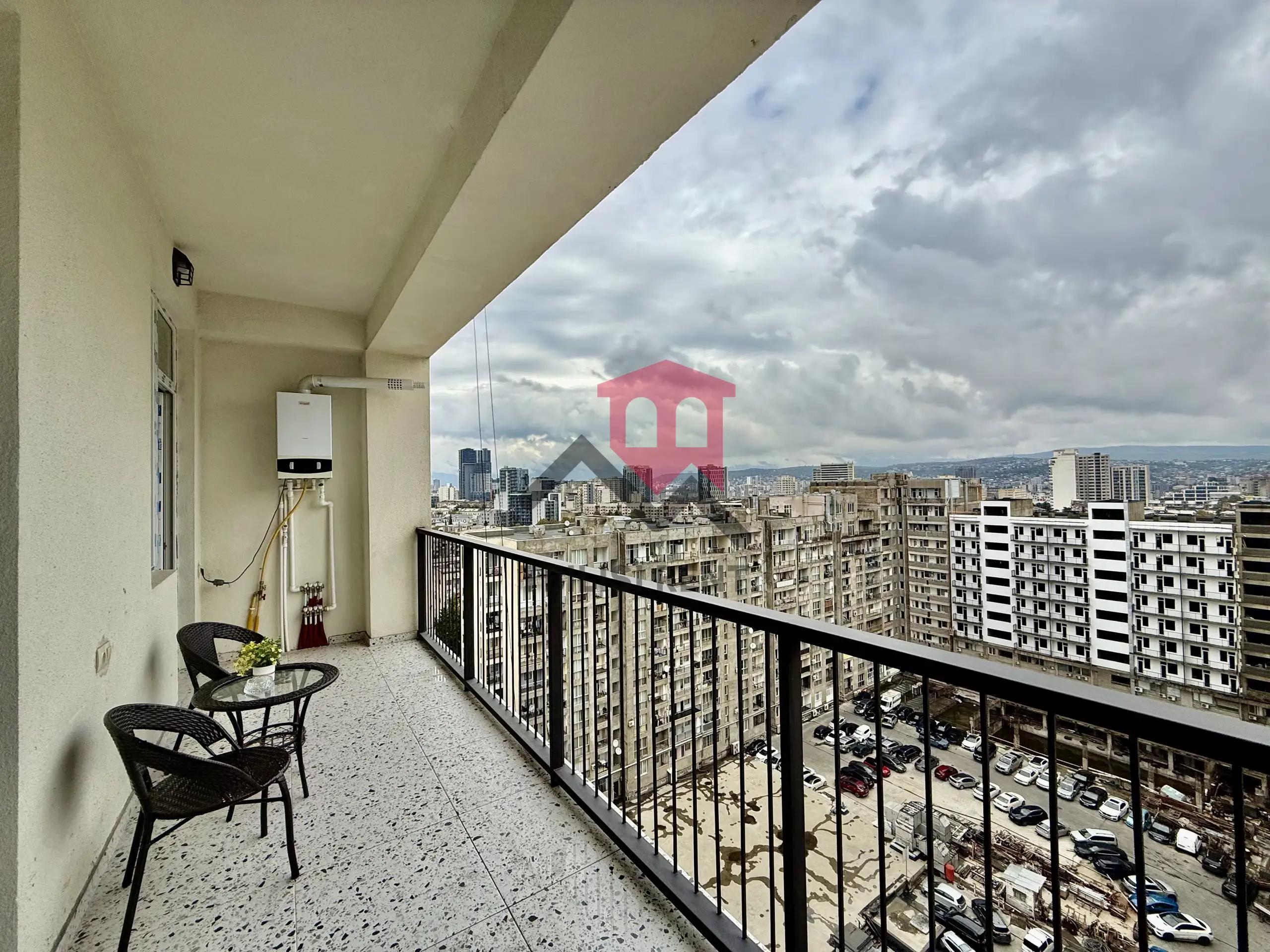 Modern 1-Bedroom Apartment in Axis Palace photo 3 of 8