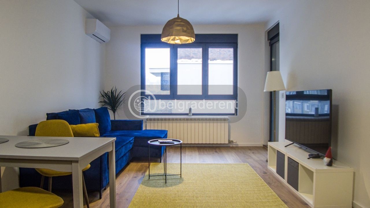 2-Bedroom Apartment in Bežanijska Kosa photo 1 of 8