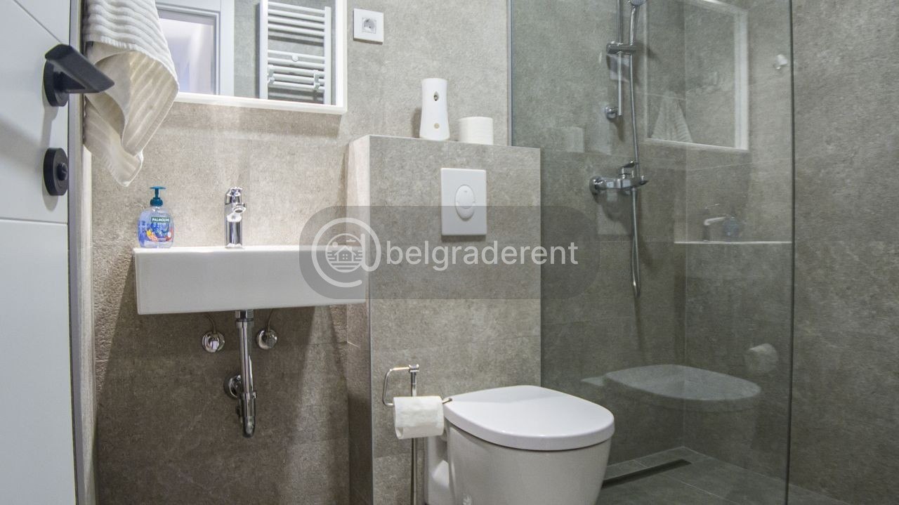 2-Bedroom Apartment in Bežanijska Kosa photo 7 of 8