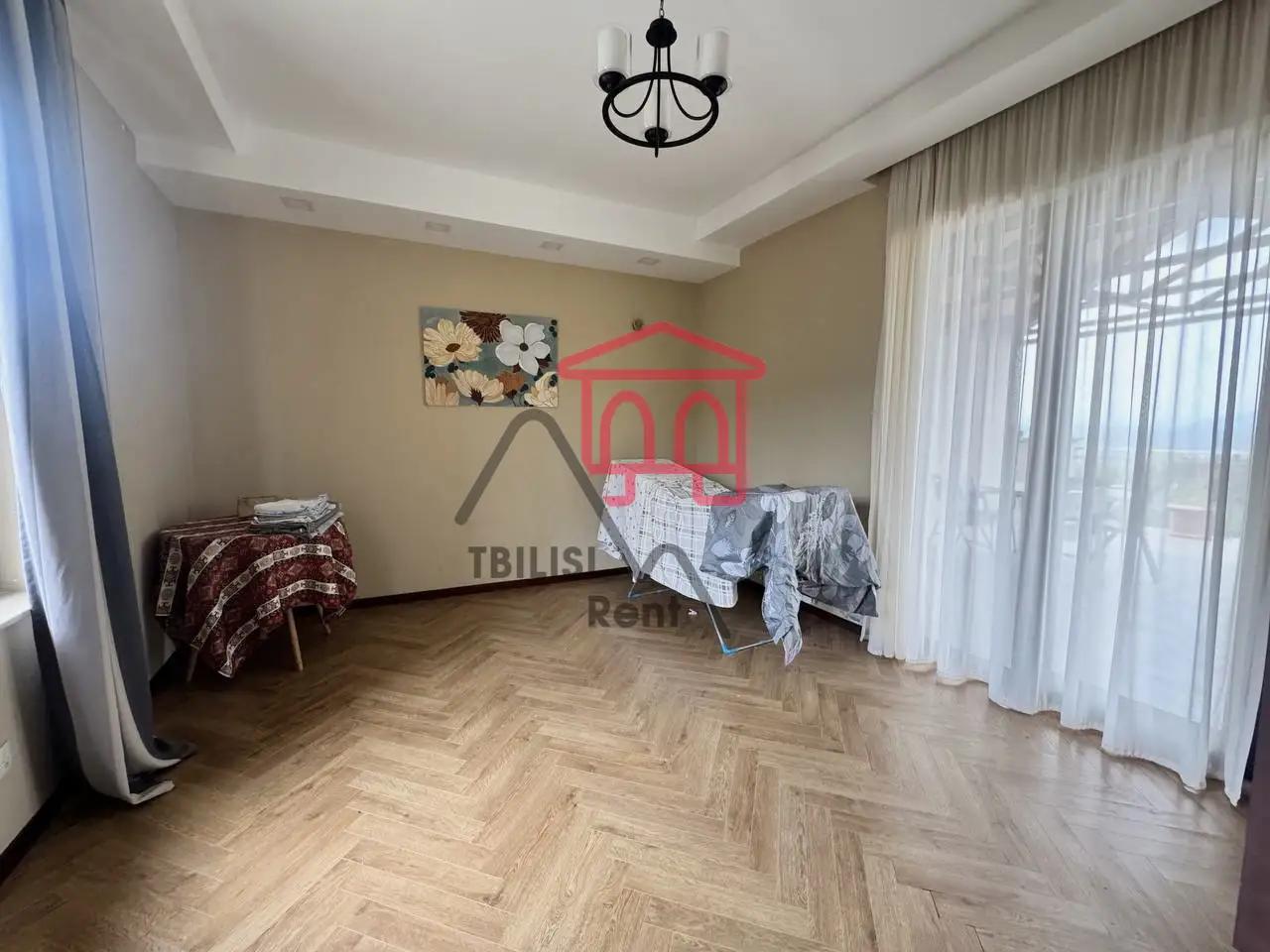 Просторный двухэтажный дом с потрясающим видом photo 7 of 8