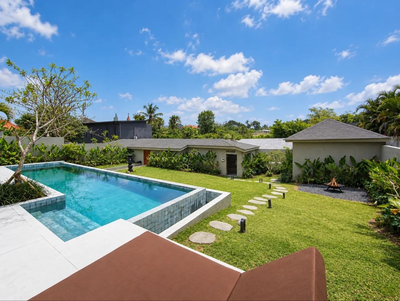 5-Bedroom Villa in Tumbak Bayuh photo 2 of 8