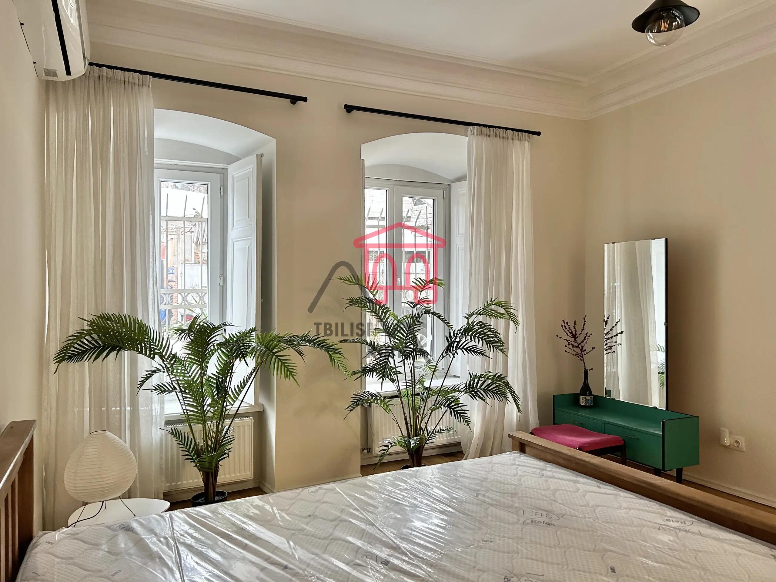 Renovated One-Bedroom Apartment in Sololaki photo 1 of 8