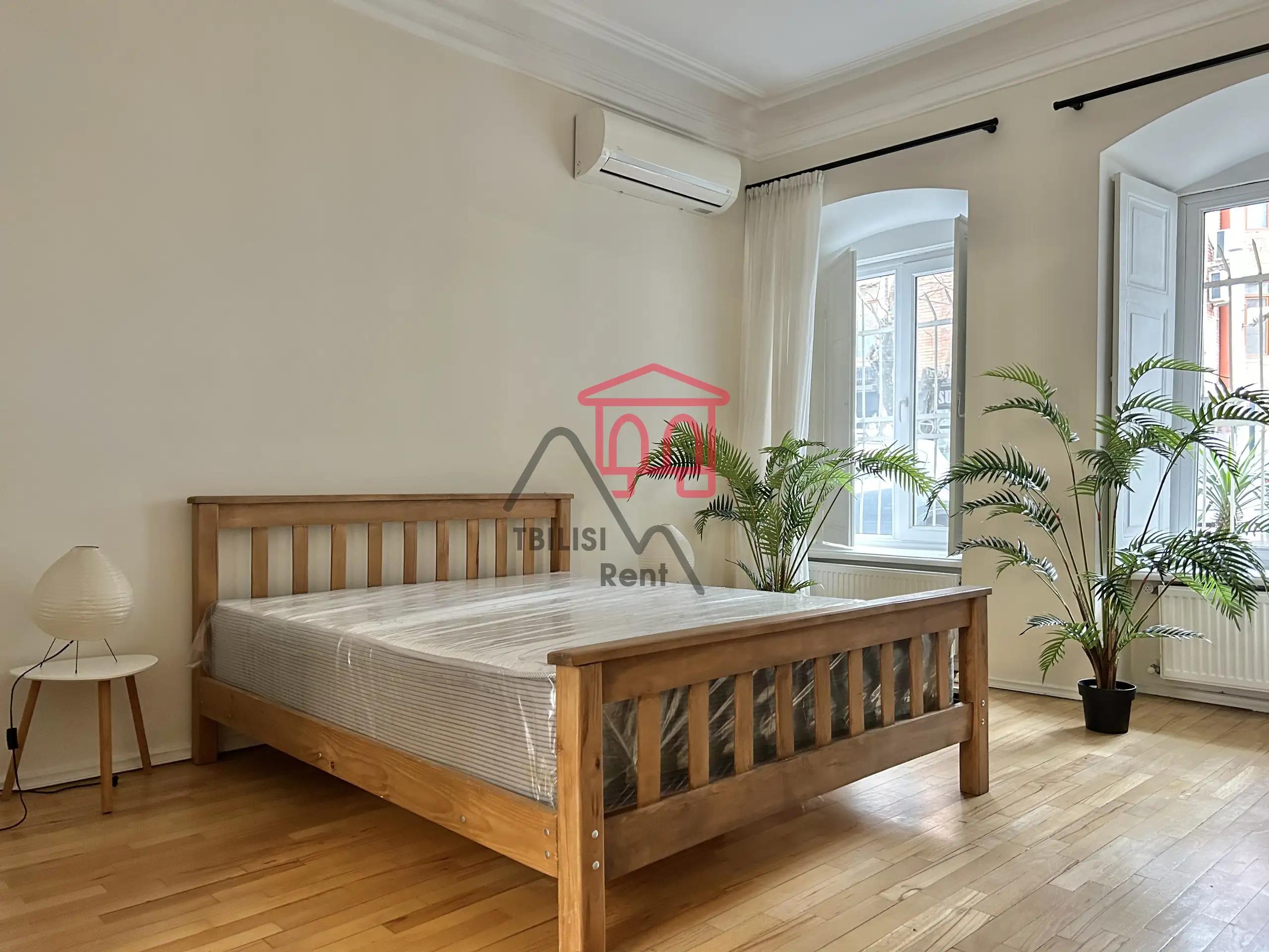 Renovated One-Bedroom Apartment in Sololaki photo 2 of 8