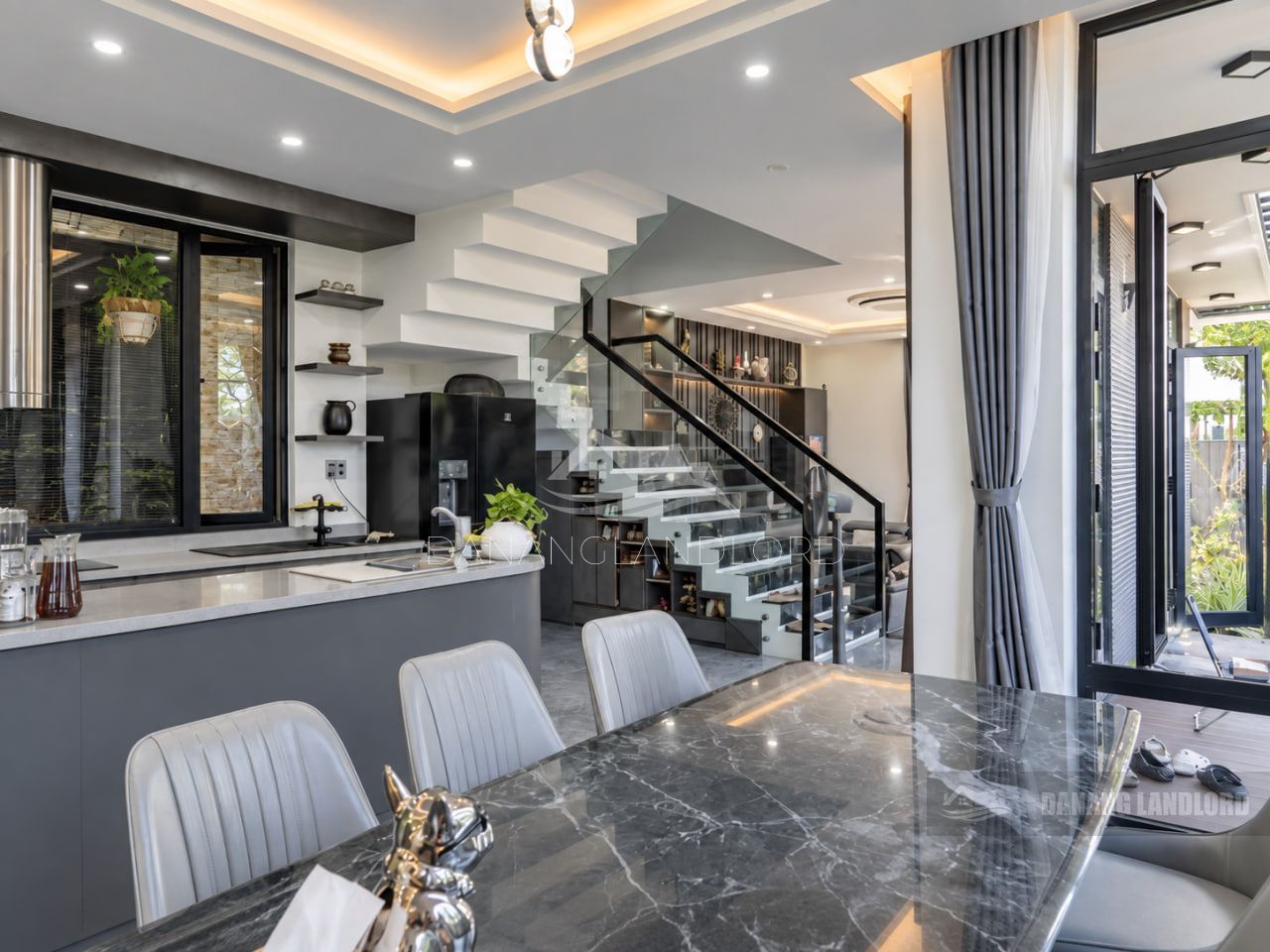 3-Bedroom River-View Villa in Hoa Xuan photo 2 of 8