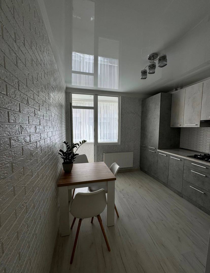 One-Bedroom Apartment in Botanica photo 2 of 8