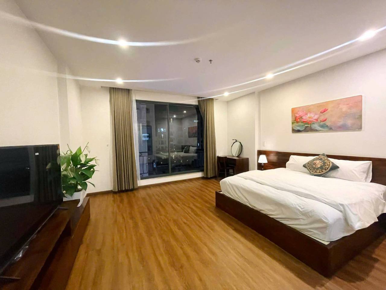Spacious 1-Bedroom Apartment in My An photo 2 of 6