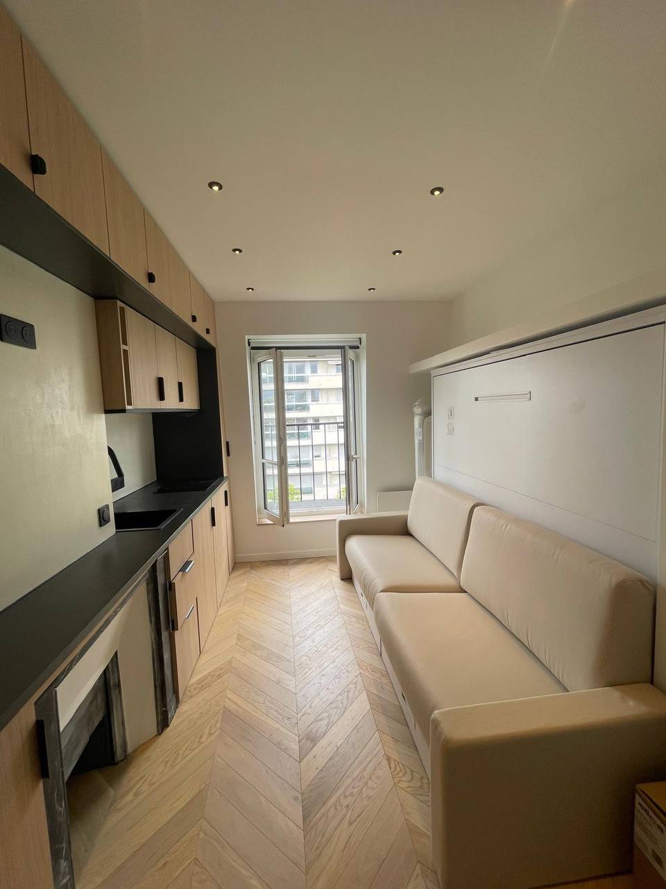 15 m² Studio with Balcony in Paris 7th Arrondissement photo 1 of 8